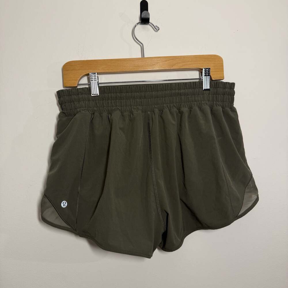 Lululemon Hotty Hot 2.5" Lined Running Shorts in Military Green, Size 10